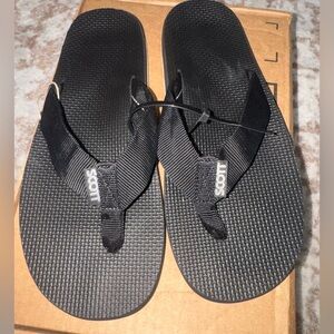 Scott Hawaii Men's Black Textured Strap Flip Flops